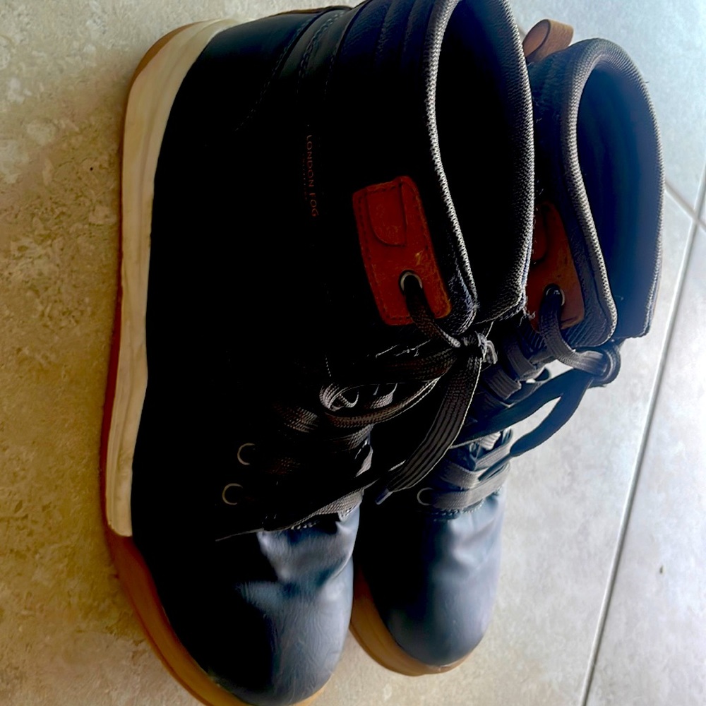 Boys Boots - Grey size 6